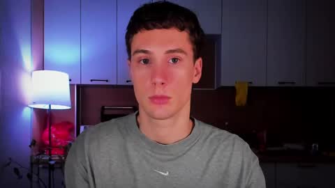 Snapshot of mell0wme chatting on 02-14-25, 12:09 Mello online show from 02-14-25, 12:09