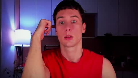 Snapshot of mell0wme chatting on 02-19-25, 01:29 Mello online show from 02-19-25, 01:29