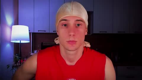 Snapshot of mell0wme chatting on 02-24-25, 12:52 Mello online show from 02-24-25, 12:52