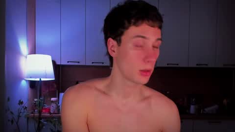 Snapshot of mell0wme chatting on 03-02-25, 01:36 Mello online show from 03-02-25, 01:36