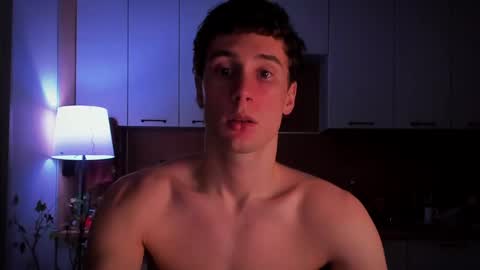 Snapshot of mell0wme chatting on 03-03-25, 01:21 Mello online show from 03-03-25, 01:21