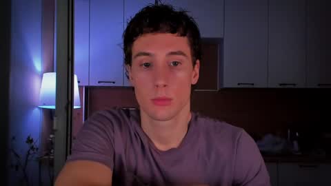 Snapshot of mell0wme chatting on 03-10-25, 02:39 Mello online show from 03-10-25, 02:39