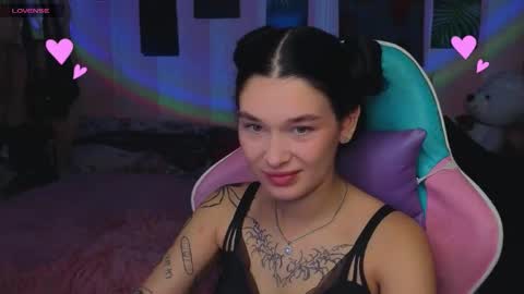 Snapshot of mella_freya chatting on 09-23-25, 12:24 Freya IM NONUDE online show from 09-23-25, 12:24