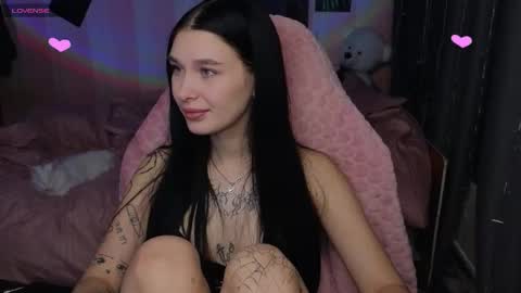 Snapshot of mella_freya chatting on 10-20-25, 11:16 Freya IM NONUDE online show from 10-20-25, 11:16