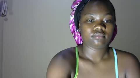 Snapshot of mellcy chatting on 12-13-24, 12:09 mell online show from 12-13-24, 12:09