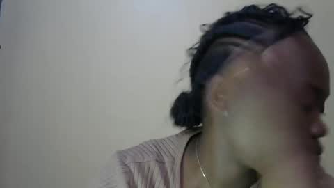 Snapshot of mellcy chatting on 01-17-25, 10:22 mell online show from 01-17-25, 10:22