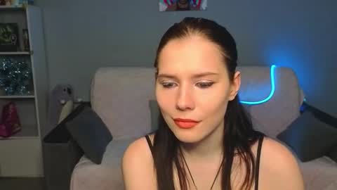 mellhyees online show from 03-05-26, 05:42