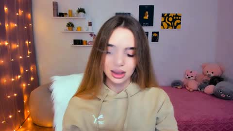 Snapshot of mellifluoustess chatting on 02-06-25, 09:49 Tessa online show from 02-06-25, 09:49