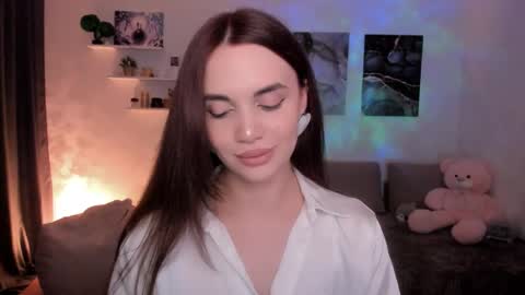 Tessa online show from 05-13-26, 09:22