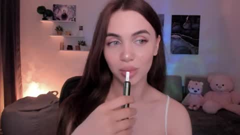 Snapshot of mellifluoustess chatting on 06-25-26, 11:15 Tessa online show from 06-25-26, 11:15