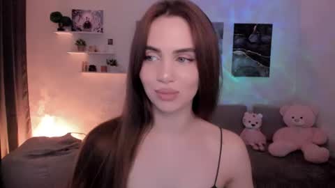 Snapshot of mellifluoustess chatting on 07-20-26, 04:49 Tessa online show from 07-20-26, 04:49