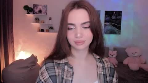 Snapshot of mellifluoustess chatting on 07-25-26, 05:16 Tessa online show from 07-25-26, 05:16