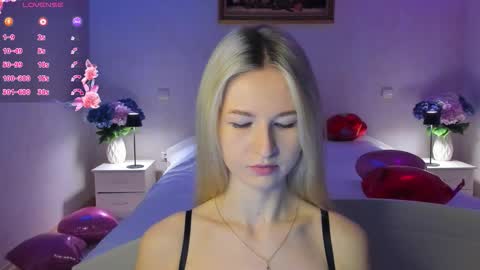 Snapshot of mellina_tey chatting on 02-12-26, 08:15 Mellina online show from 02-12-26, 08:15