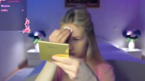 Snapshot of mellina_tey chatting on 02-25-26, 09:13 Mellina online show from 02-25-26, 09:13