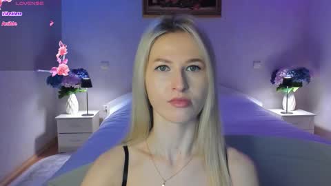 Snapshot of mellina_tey chatting on 02-28-26, 07:37 Mellina online show from 02-28-26, 07:37