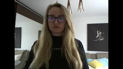 Melly online show from 02-21-26, 11:22