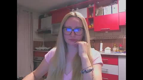 Melly online show from 03-18-26, 11:08