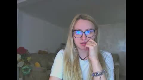 Melly online show from 04-10-26, 07:35