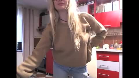 Melly online show from 04-15-26, 06:42