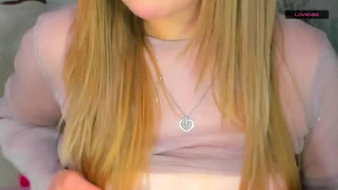 Snapshot of melmooon chatting on 12-16-24, 05:11 MelMooon online show from 12-16-24, 05:11