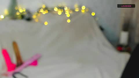 Snapshot of melmooon chatting on 12-28-24, 04:30 MelMooon online show from 12-28-24, 04:30