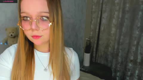 Snapshot of melmooon chatting on 01-14-25, 05:23 MelMooon online show from 01-14-25, 05:23