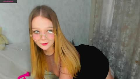 Snapshot of melmooon chatting on 01-30-25, 12:16 MelMooon online show from 01-30-25, 12:16