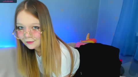 Snapshot of melmooon chatting on 02-08-25, 02:49 MelMooon online show from 02-08-25, 02:49