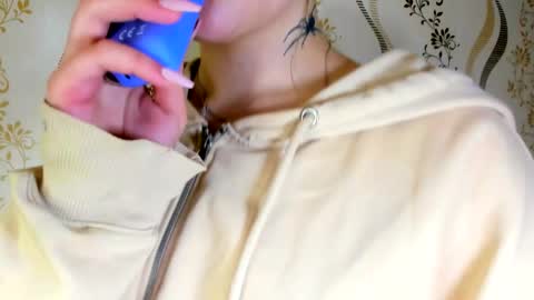 Snapshot of melmooon chatting on 10-14-25, 01:56 MelMooon online show from 10-14-25, 01:56