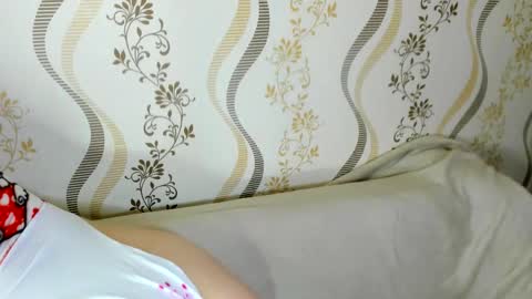 Snapshot of melmooon chatting on 10-24-25, 07:21 MelMooon online show from 10-24-25, 07:21