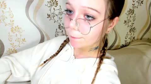 Snapshot of melmooon chatting on 11-11-25, 07:03 MelMooon online show from 11-11-25, 07:03