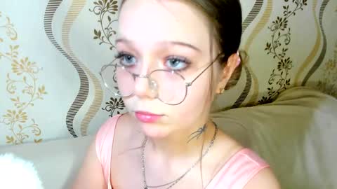 Snapshot of melmooon chatting on 11-12-25, 01:44 MelMooon online show from 11-12-25, 01:44