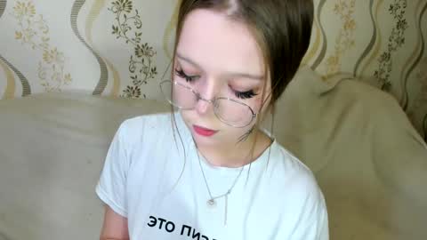 MelMooon online show from 12-18-25, 02:50