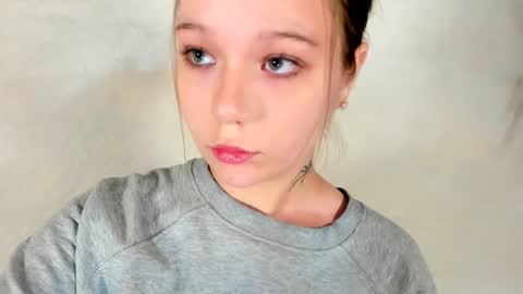 MelMooon online show from 02-05-26, 10:42