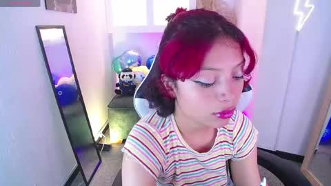 Snapshot of melody701583as chatting on 06-09-26, 03:34 melody701583as online show from 06-09-26, 03:34