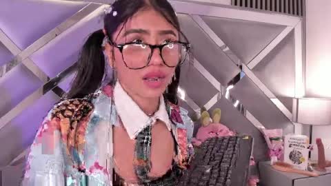 mel  online show from 04-06-26, 08:54