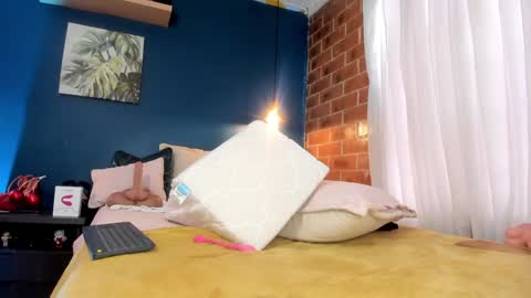  Leslie  online show from 12-04-24, 05:22