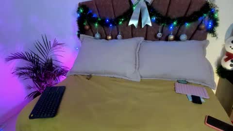  Leslie  online show from 12-19-25, 11:17