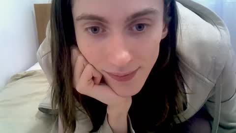 Snapshot of melody_gepards chatting on 01-18-26, 03:27 Melody online show from 01-18-26, 03:27