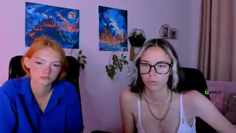 Snapshot of melody_sky_ chatting on 08-04-26, 10:07 Your cute girl online show from 08-04-26, 10:07