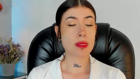 Snapshot of melody_suarez chatting on 01-07-25, 08:10 MELODY online show from 01-07-25, 08:10