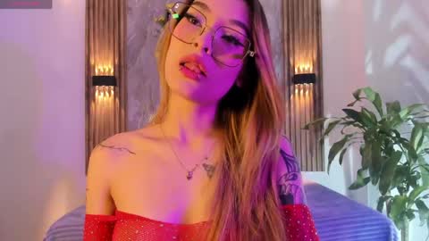 Snapshot of melodylanee chatting on 05-15-26, 11:06 melodylanee online show from 05-15-26, 11:06