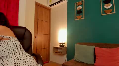 Snapshot of mely_ellis_ chatting on 01-18-26, 11:41 Mely online show from 01-18-26, 11:41