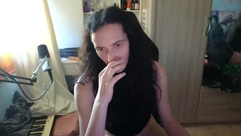 Snapshot of memisecrets chatting on 06-12-26, 04:28 Megumi Aina online show from 06-12-26, 04:28