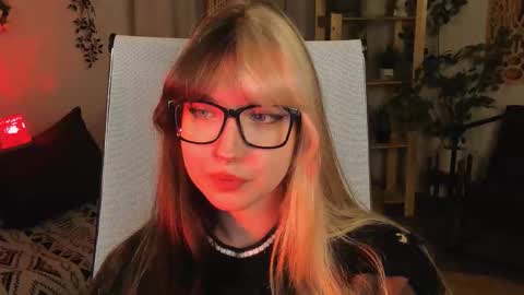 Mia online show from 10-29-25, 02:52