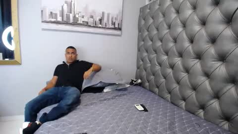 Snapshot of menxtop chatting on 03-18-26, 02:26 Tony and David online show from 03-18-26, 02:26