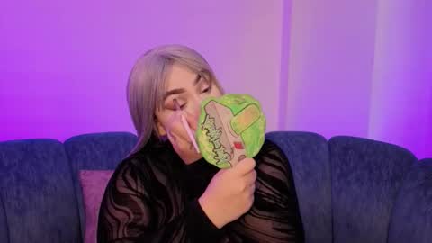 Snapshot of meow_boo chatting on 02-16-26, 09:11 Aruz online show from 02-16-26, 09:11