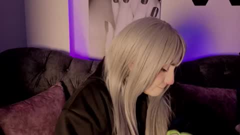 Snapshot of meow_boo chatting on 02-23-26, 02:14 Aruz online show from 02-23-26, 02:14