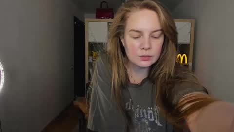 Flora  Next stream November 17th at 6  GMT online show from 02-17-26, 04:53