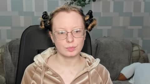 meowcr online show from 12-18-25, 02:39